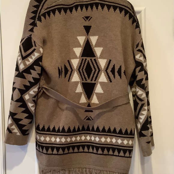One Grey Day Oversized Geometric Aztec Cardigan Sweater Taupe/Black Size XS